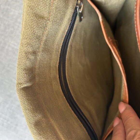 Vintage leather cross body messenger bag brass buckles Men's - Picture 10 of 16